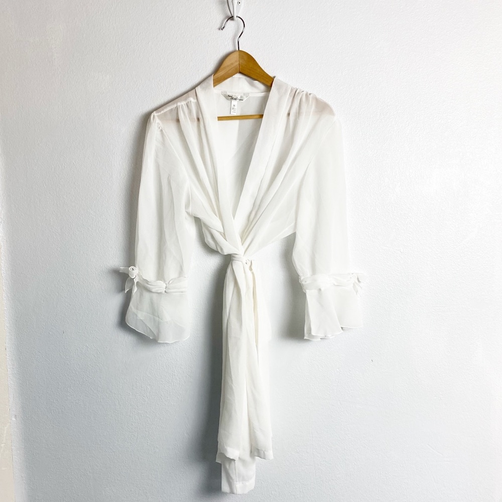 Intima Bella Donna Sheer White Lingerie Robe With 3/4 Tie Sleeves